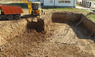Рытье котлованов под фундамент в Курганинске – цена от 2566 руб. за м3 | 2Землекопа-Кгн